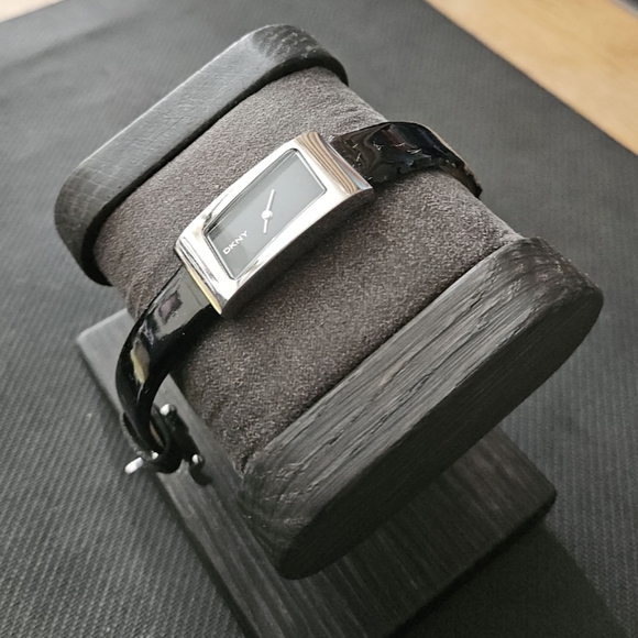 DKNY Women Watch - Black, Stainless Steel, Model NY-3350 3ATM/30 - Picture 3 of 5